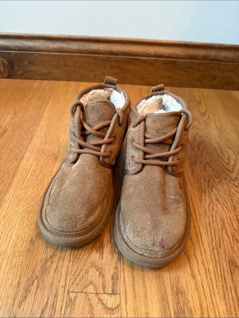 UGG guc light